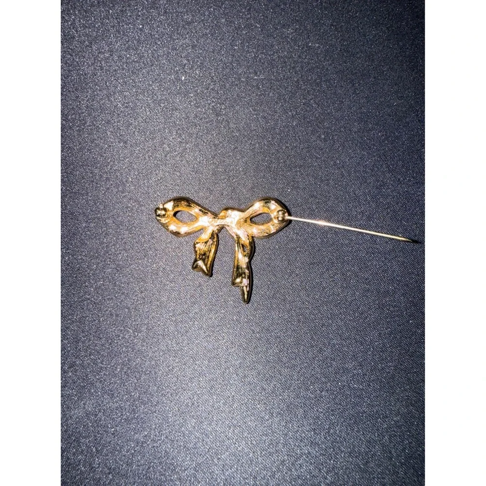 Monet vintage bow